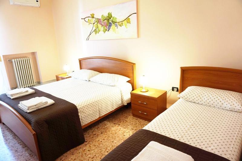 B&B Piazza 300Mila Lecce Buitenkant foto
