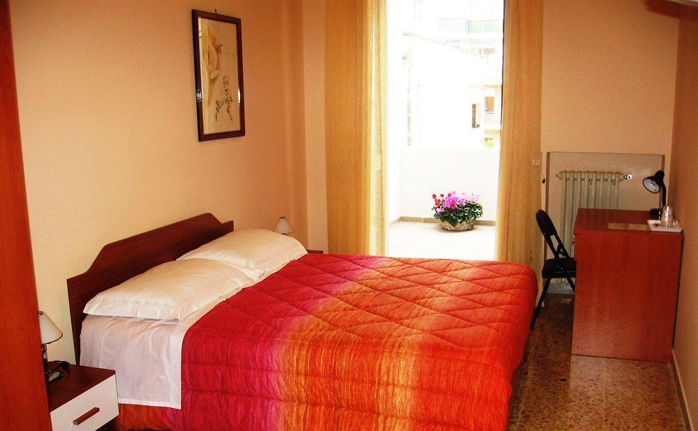 B&B Piazza 300Mila Lecce Buitenkant foto