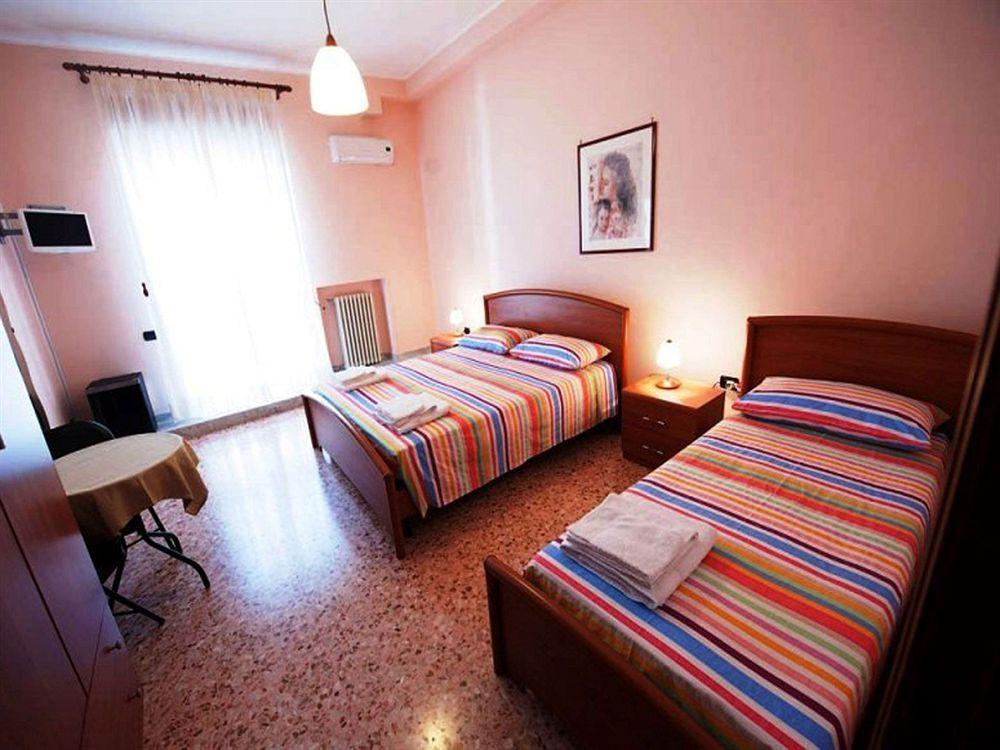 B&B Piazza 300Mila Lecce Buitenkant foto