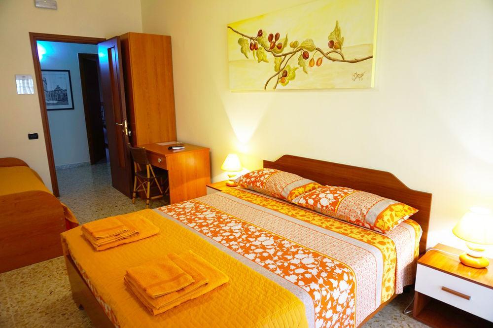 B&B Piazza 300Mila Lecce Buitenkant foto