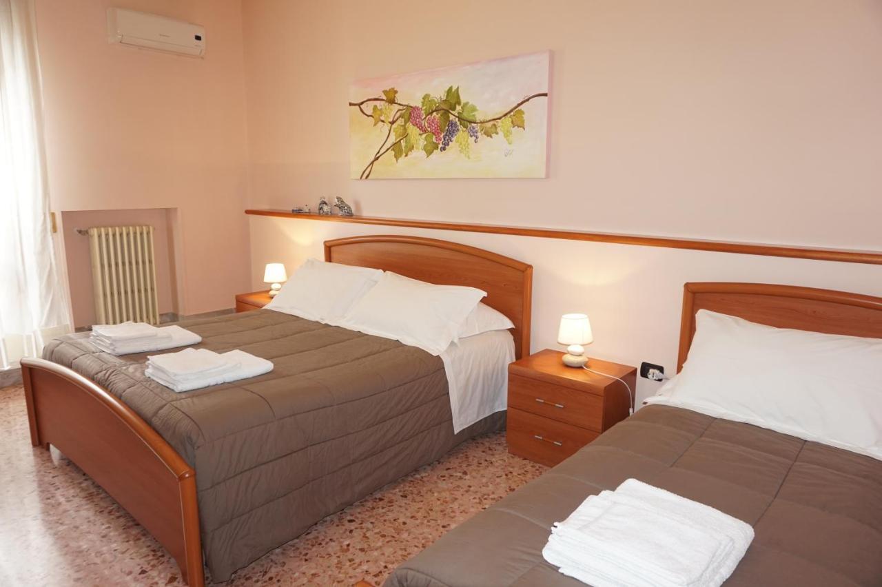 B&B Piazza 300Mila Lecce Buitenkant foto