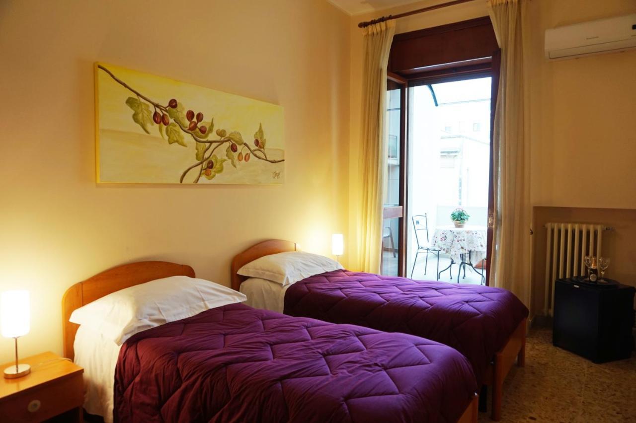 B&B Piazza 300Mila Lecce Buitenkant foto